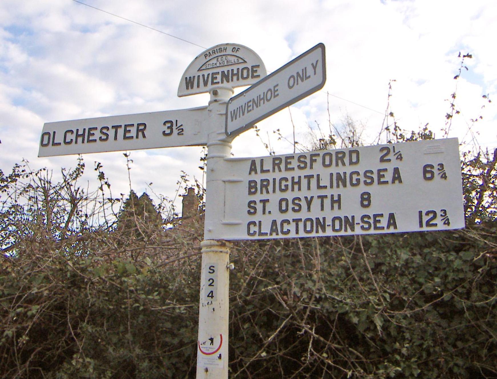 Queens Cottage, Stylish, Plush, Cosy, Convenient & Quirky, 2x Double Bed Period Patio - 9 Min Walk Train, 4 Min Walk High Street Pubs, Restaurants, Shops * Wivenhoe